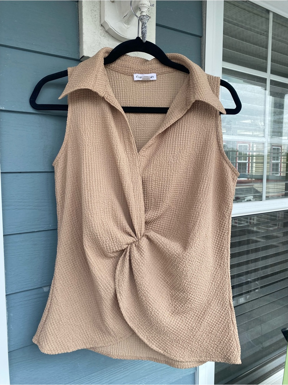 Calvin Klein Beige Sleeveless Twist-Knot Collared Camisole